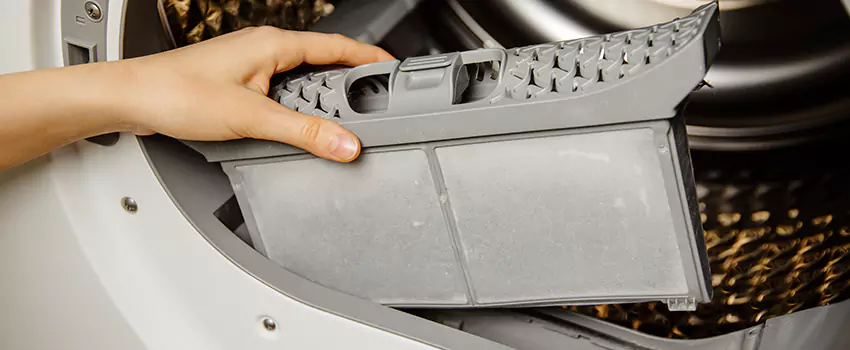Signs Of A Clogged Dryer Lint Trap in El Cerrito, California